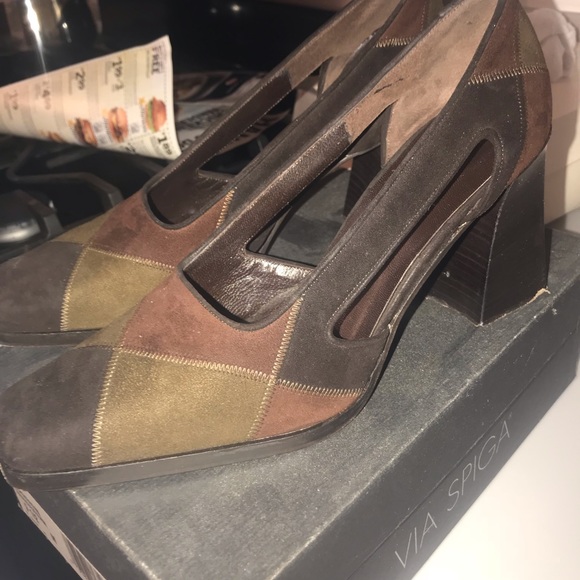 Heels - Picture 2 of 3